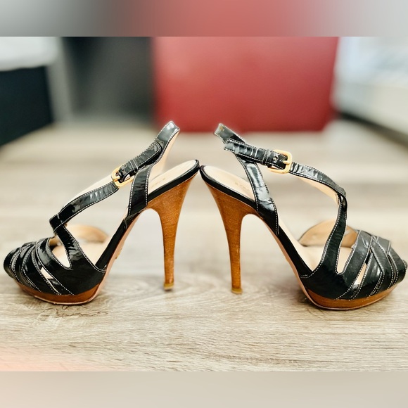 Prada Patent Leather Pumps Size 37/7 - Picture 2 of 8